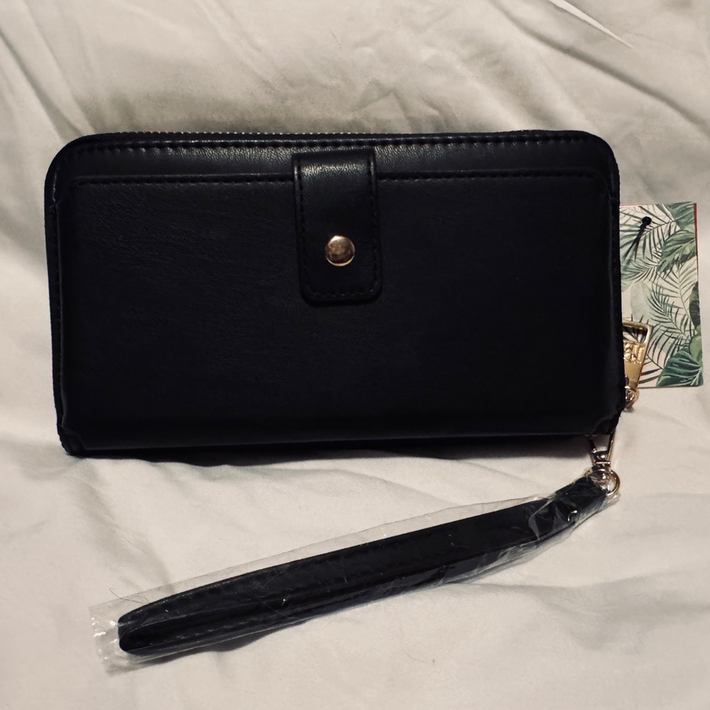 Badgley Mischka Black Quilted Wristlet - Picture 3 of 4